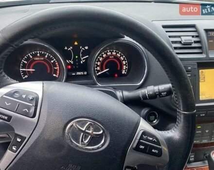 Серый Тойота Хайлендер, объемом двигателя 3.46 л и пробегом 282 тыс. км за 16000 $, фото 6 на Automoto.ua