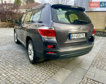 Сірий Тойота Хайлендер, об'ємом двигуна 3.46 л та пробігом 312 тис. км за 15200 $, фото 4 на Automoto.ua