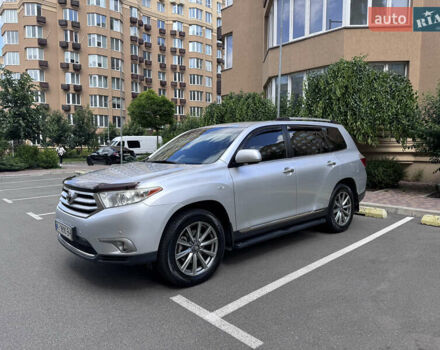 Серый Тойота Хайлендер, объемом двигателя 3.46 л и пробегом 209 тыс. км за 17900 $, фото 1 на Automoto.ua