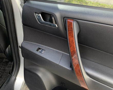 Серый Тойота Хайлендер, объемом двигателя 3.46 л и пробегом 135 тыс. км за 17500 $, фото 20 на Automoto.ua