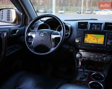 Сірий Тойота Хайлендер, об'ємом двигуна 3.5 л та пробігом 134 тис. км за 18900 $, фото 10 на Automoto.ua