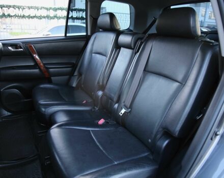 Серый Тойота Хайлендер, объемом двигателя 3.5 л и пробегом 134 тыс. км за 18900 $, фото 7 на Automoto.ua