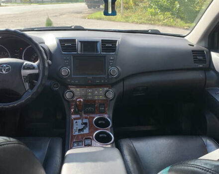 Серый Тойота Хайлендер, объемом двигателя 3.46 л и пробегом 135 тыс. км за 17500 $, фото 17 на Automoto.ua