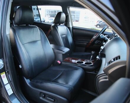 Серый Тойота Хайлендер, объемом двигателя 3.5 л и пробегом 134 тыс. км за 18900 $, фото 9 на Automoto.ua