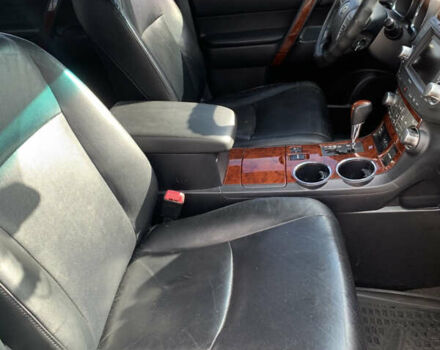 Серый Тойота Хайлендер, объемом двигателя 3.46 л и пробегом 135 тыс. км за 17500 $, фото 21 на Automoto.ua