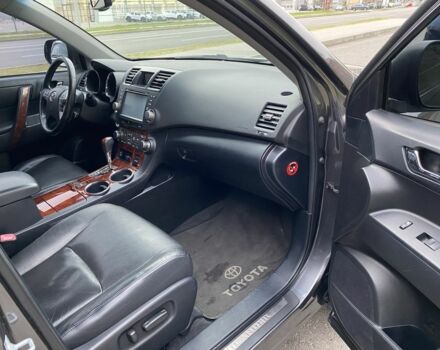 Серый Тойота Хайлендер, объемом двигателя 3.5 л и пробегом 284 тыс. км за 14900 $, фото 10 на Automoto.ua