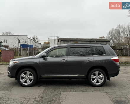 Серый Тойота Хайлендер, объемом двигателя 0 л и пробегом 124 тыс. км за 16900 $, фото 1 на Automoto.ua