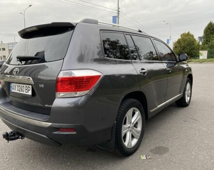 Серый Тойота Хайлендер, объемом двигателя 3.5 л и пробегом 284 тыс. км за 14900 $, фото 1 на Automoto.ua