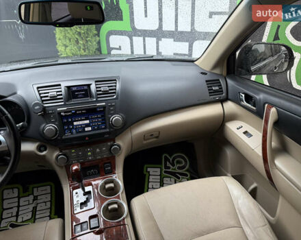 Серый Тойота Хайлендер, объемом двигателя 3.5 л и пробегом 240 тыс. км за 15800 $, фото 15 на Automoto.ua