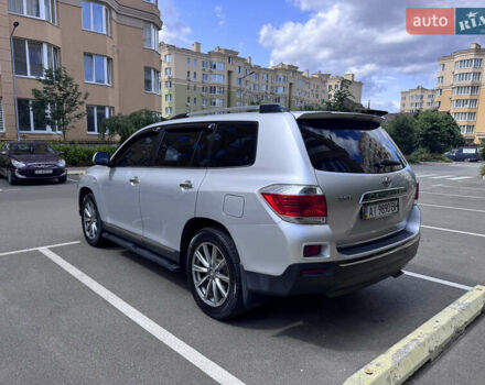Серый Тойота Хайлендер, объемом двигателя 3.46 л и пробегом 209 тыс. км за 17900 $, фото 2 на Automoto.ua
