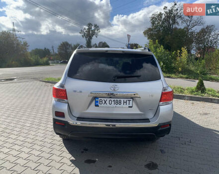 Серый Тойота Хайлендер, объемом двигателя 3.46 л и пробегом 135 тыс. км за 17500 $, фото 5 на Automoto.ua