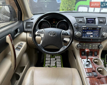 Серый Тойота Хайлендер, объемом двигателя 3.5 л и пробегом 240 тыс. км за 15800 $, фото 11 на Automoto.ua