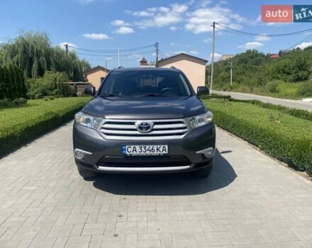 Сірий Тойота Хайлендер, об'ємом двигуна 3.46 л та пробігом 210 тис. км за 17900 $, фото 1 на Automoto.ua