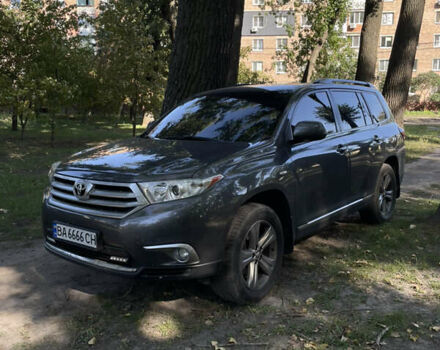 Серый Тойота Хайлендер, объемом двигателя 3.46 л и пробегом 171 тыс. км за 19300 $, фото 1 на Automoto.ua
