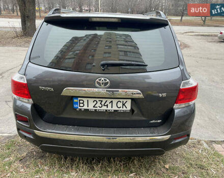 Сірий Тойота Хайлендер, об'ємом двигуна 3.46 л та пробігом 305 тис. км за 14390 $, фото 6 на Automoto.ua