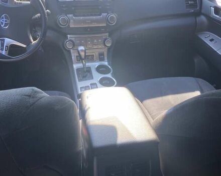 Серый Тойота Хайлендер, объемом двигателя 3.46 л и пробегом 454 тыс. км за 13800 $, фото 8 на Automoto.ua