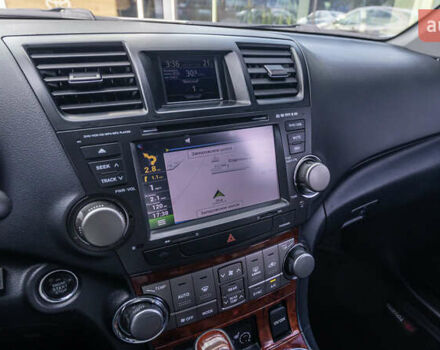 Серый Тойота Хайлендер, объемом двигателя 3.46 л и пробегом 206 тыс. км за 18080 $, фото 17 на Automoto.ua