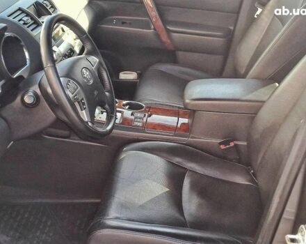 Сірий Тойота Хайлендер, об'ємом двигуна 3.5 л та пробігом 180 тис. км за 18090 $, фото 9 на Automoto.ua