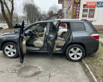 Сірий Тойота Хайлендер, об'ємом двигуна 3.46 л та пробігом 305 тис. км за 14390 $, фото 4 на Automoto.ua