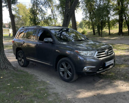 Серый Тойота Хайлендер, объемом двигателя 3.46 л и пробегом 171 тыс. км за 19300 $, фото 4 на Automoto.ua