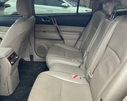 Сірий Тойота Хайлендер, об'ємом двигуна 3.46 л та пробігом 305 тис. км за 14390 $, фото 12 на Automoto.ua