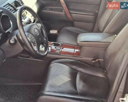 Сірий Тойота Хайлендер, об'ємом двигуна 3.5 л та пробігом 180 тис. км за 18090 $, фото 9 на Automoto.ua