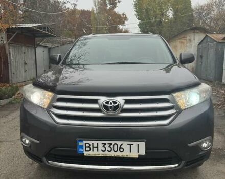 Серый Тойота Хайлендер, объемом двигателя 3.46 л и пробегом 180 тыс. км за 17600 $, фото 1 на Automoto.ua