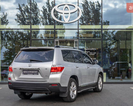 Серый Тойота Хайлендер, объемом двигателя 3.46 л и пробегом 206 тыс. км за 18080 $, фото 20 на Automoto.ua