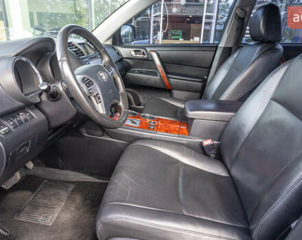 Серый Тойота Хайлендер, объемом двигателя 3.46 л и пробегом 206 тыс. км за 18080 $, фото 14 на Automoto.ua