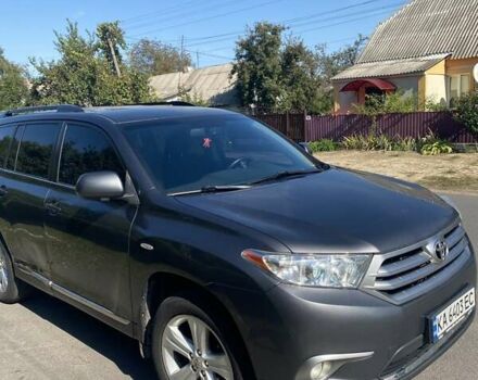 Серый Тойота Хайлендер, объемом двигателя 3.46 л и пробегом 454 тыс. км за 13800 $, фото 2 на Automoto.ua
