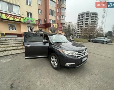 Сірий Тойота Хайлендер, об'ємом двигуна 3.46 л та пробігом 305 тис. км за 14390 $, фото 1 на Automoto.ua