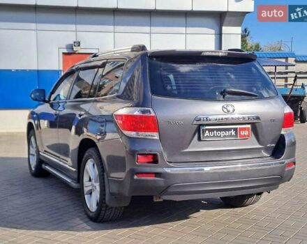 Сірий Тойота Хайлендер, об'ємом двигуна 3.5 л та пробігом 180 тис. км за 18090 $, фото 6 на Automoto.ua