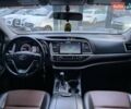 Серый Тойота Хайлендер, объемом двигателя 2.67 л и пробегом 160 тыс. км за 15990 $, фото 12 на Automoto.ua