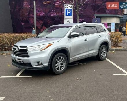 Серый Тойота Хайлендер, объемом двигателя 2.67 л и пробегом 169 тыс. км за 16690 $, фото 3 на Automoto.ua