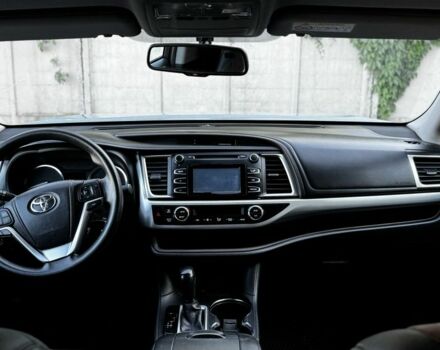 Серый Тойота Хайлендер, объемом двигателя 2.7 л и пробегом 300 тыс. км за 15500 $, фото 14 на Automoto.ua