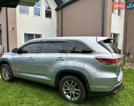 Сірий Тойота Хайлендер, об'ємом двигуна 2.67 л та пробігом 159 тис. км за 21500 $, фото 1 на Automoto.ua