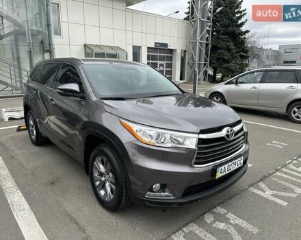 Серый Тойота Хайлендер, объемом двигателя 2.67 л и пробегом 127 тыс. км за 25000 $, фото 1 на Automoto.ua