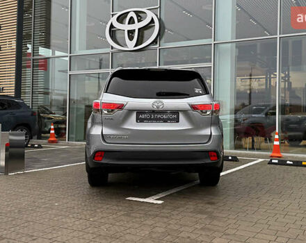 Серый Тойота Хайлендер, объемом двигателя 2.67 л и пробегом 195 тыс. км за 22200 $, фото 3 на Automoto.ua