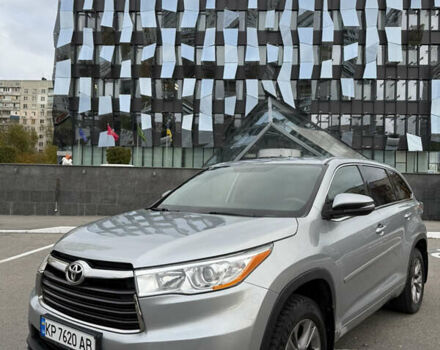 Сірий Тойота Хайлендер, об'ємом двигуна 2.67 л та пробігом 300 тис. км за 18500 $, фото 3 на Automoto.ua