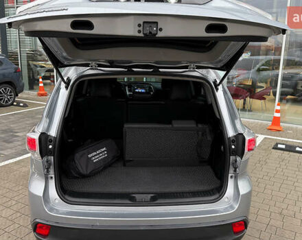 Серый Тойота Хайлендер, объемом двигателя 2.67 л и пробегом 195 тыс. км за 22200 $, фото 9 на Automoto.ua