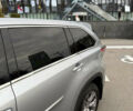 Сірий Тойота Хайлендер, об'ємом двигуна 2.67 л та пробігом 300 тис. км за 18500 $, фото 6 на Automoto.ua