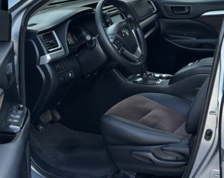 Серый Тойота Хайлендер, объемом двигателя 2.7 л и пробегом 300 тыс. км за 15500 $, фото 8 на Automoto.ua