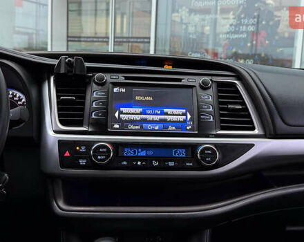 Серый Тойота Хайлендер, объемом двигателя 2.67 л и пробегом 195 тыс. км за 22200 $, фото 14 на Automoto.ua