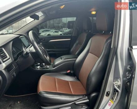 Серый Тойота Хайлендер, объемом двигателя 2.67 л и пробегом 169 тыс. км за 16690 $, фото 7 на Automoto.ua