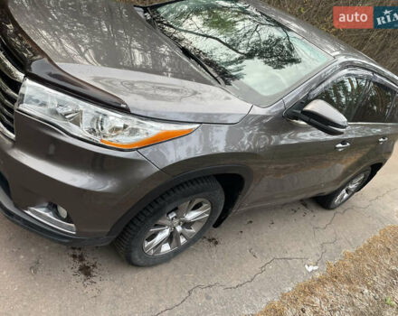 Сірий Тойота Хайлендер, об'ємом двигуна 3.5 л та пробігом 198 тис. км за 20300 $, фото 2 на Automoto.ua