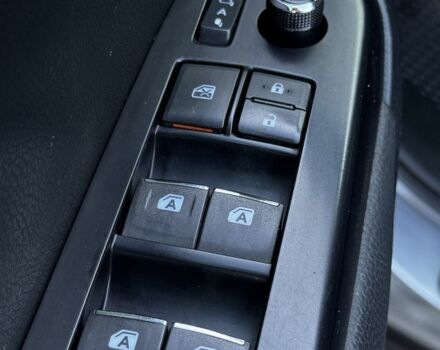 Серый Тойота Хайлендер, объемом двигателя 2.7 л и пробегом 300 тыс. км за 15500 $, фото 9 на Automoto.ua