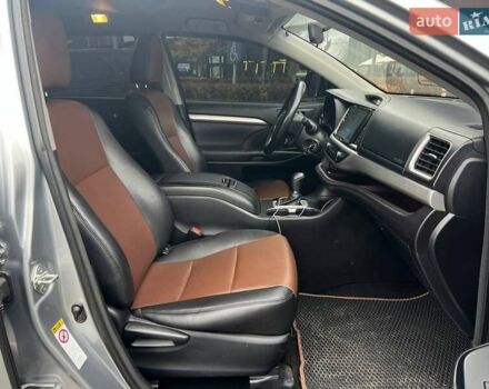 Серый Тойота Хайлендер, объемом двигателя 2.67 л и пробегом 169 тыс. км за 16690 $, фото 9 на Automoto.ua