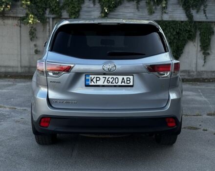 Серый Тойота Хайлендер, объемом двигателя 2.7 л и пробегом 300 тыс. км за 15500 $, фото 3 на Automoto.ua