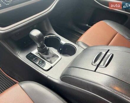 Серый Тойота Хайлендер, объемом двигателя 2.67 л и пробегом 169 тыс. км за 16690 $, фото 18 на Automoto.ua