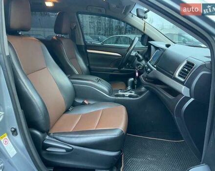 Серый Тойота Хайлендер, объемом двигателя 2.67 л и пробегом 160 тыс. км за 15990 $, фото 11 на Automoto.ua